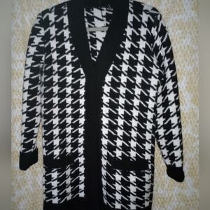 Bey Azura Hoodstood Cozy Sweater. Like New . Don't think I ever wore this.